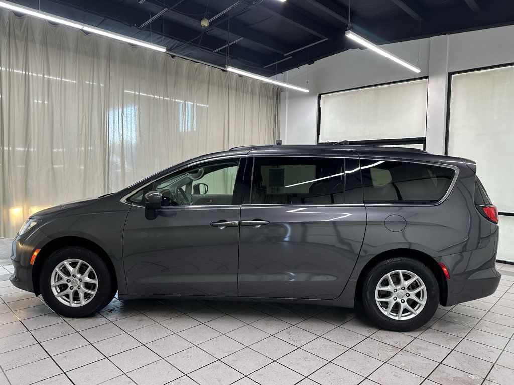 Used 2020 Chrysler Voyager Lxi FWD image 12