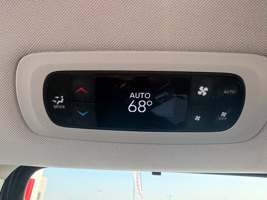 Used 2022 Chrysler Pacifica Touring-L FWD image 38
