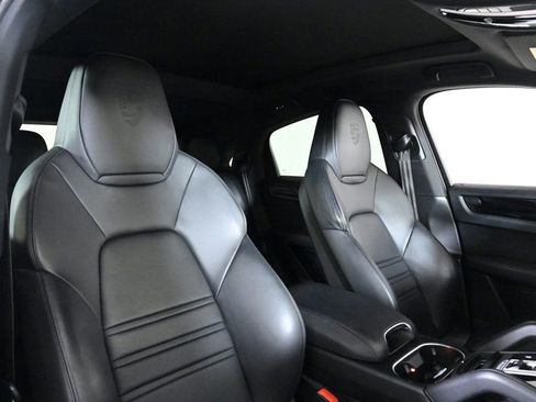 Certified 2020 Porsche Cayenne image 18