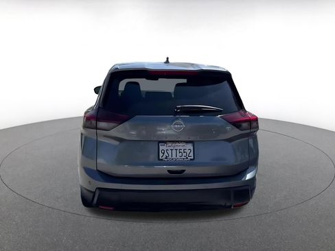 Used 2025 Nissan Rogue SV FWD image 12