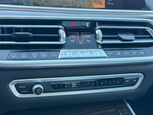 Used 2023 BMW X5 xDrive40i AWD/4WD image 23