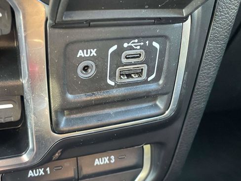 Used 2022 Jeep Wrangler Unlimited Sahara w/ Cold Weather Group image 8