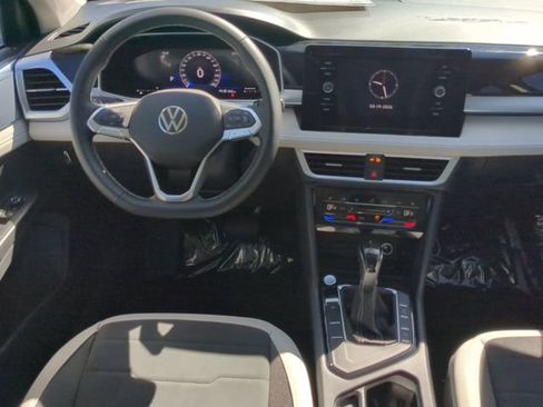 New 2026 Volkswagen Taos SE FWD image 13