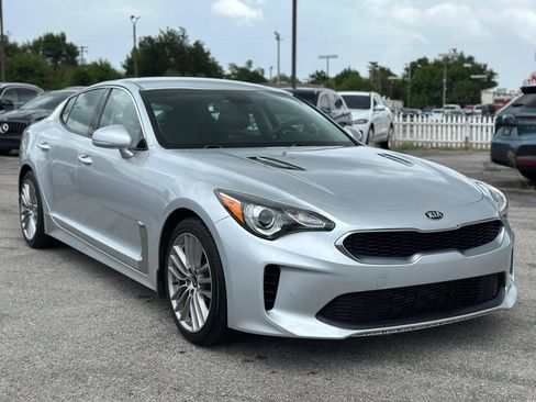 Used 2018 Kia Stinger RWD image 4