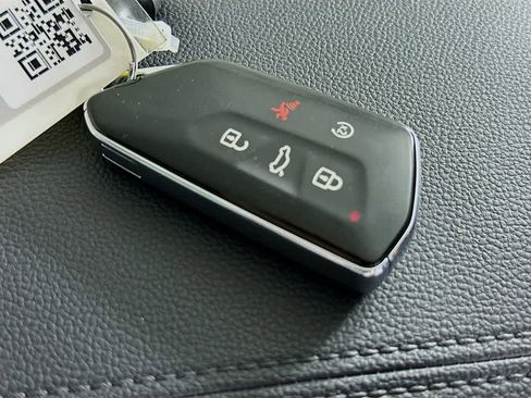 Used 2025 Volkswagen Tiguan SE R-Line AWD/4WD image 22