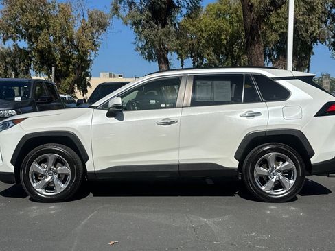 Used 2020 Toyota RAV4 Limited AWD/4WD image 8