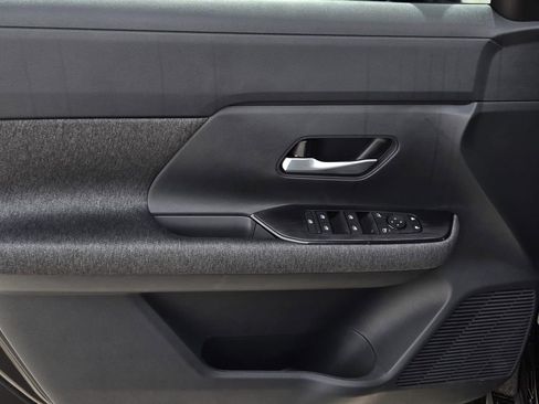 Used 2026 Nissan Kicks SV image 16