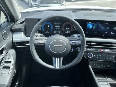 Used 2025 Hyundai Sonata SEL image 10