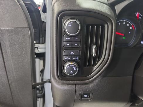 Used 2025 Chevrolet Silverado 1500 Custom Trail Boss w/ LPO, Dark Essentials Package AWD/4WD image 19
