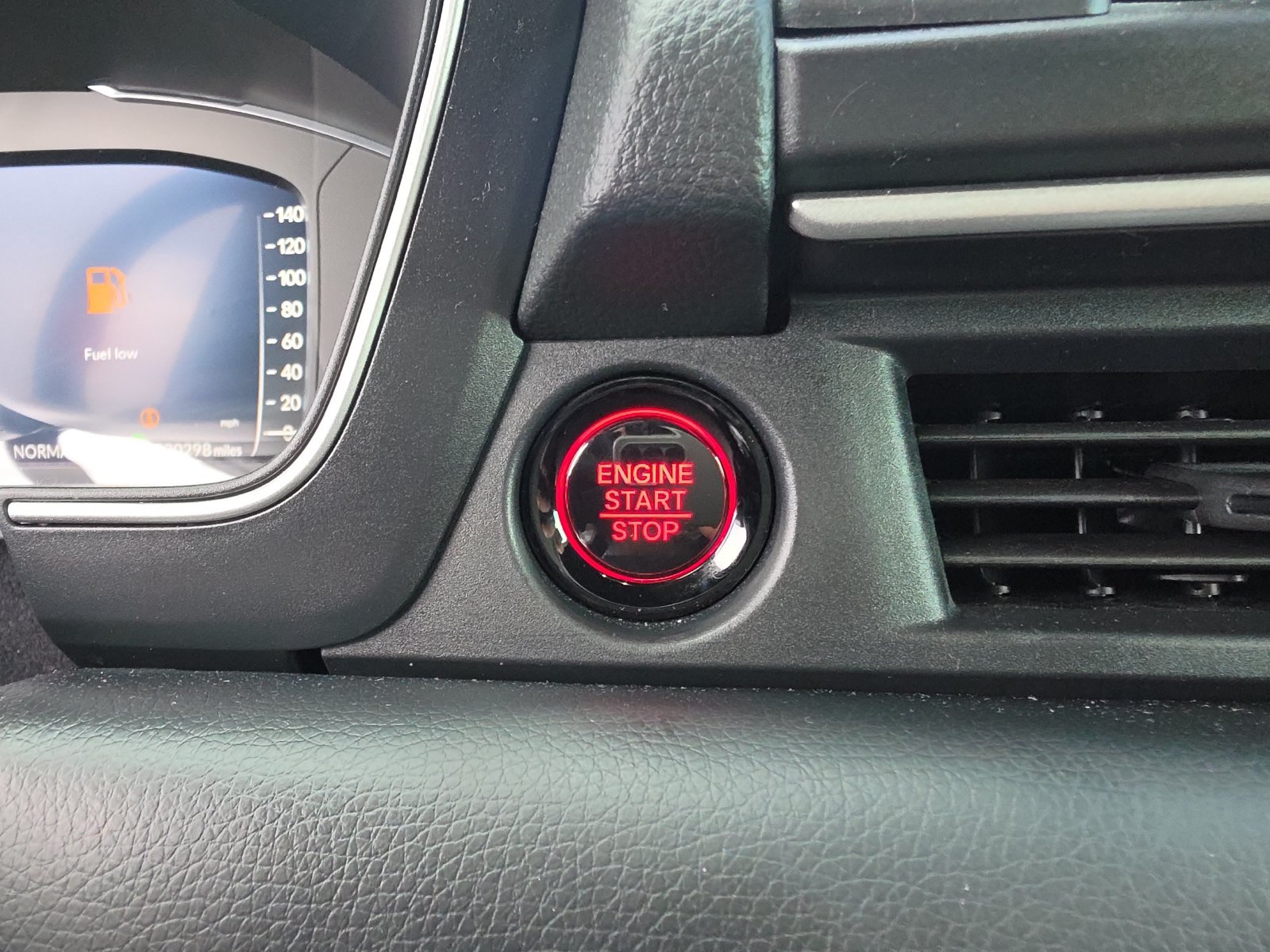 Certified 2025 Honda Pilot Black Edition image 27