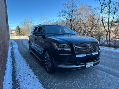 Used 2023 Lincoln Navigator L Reserve image 9