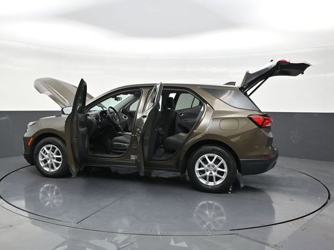Used 2024 Chevrolet Equinox LT image 30