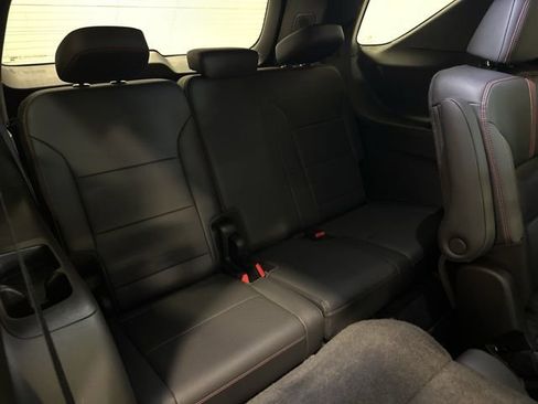 Used 2024 Chevrolet Traverse RS image 17
