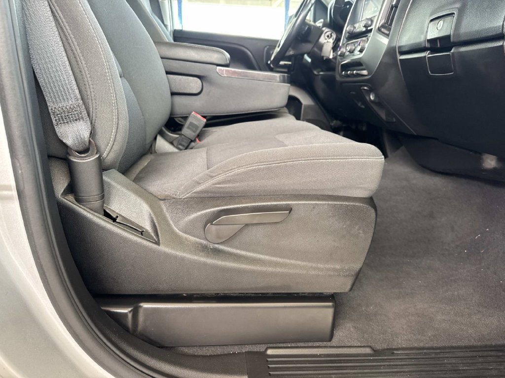 Used 2019 Chevrolet Silverado 1500 LT w/ Texas Edition AWD/4WD image 13