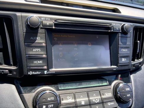 Used 2014 Toyota RAV4 XLE AWD/4WD image 30