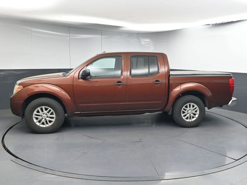 Used 2016 Nissan Frontier SV image 4
