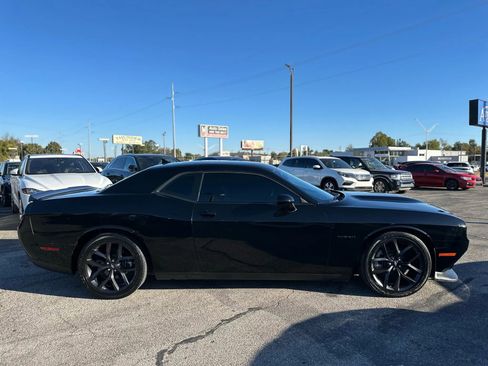 Used 2022 Dodge Challenger R/T w/ Blacktop Package image 4