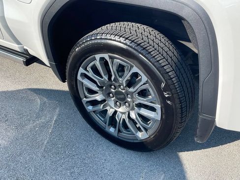 Used 2025 GMC Sierra 1500 Denali Ultimate AWD/4WD image 33