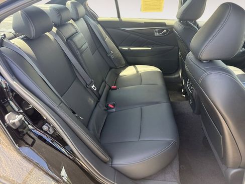 Used 2024 INFINITI Q50 Sensory image 32