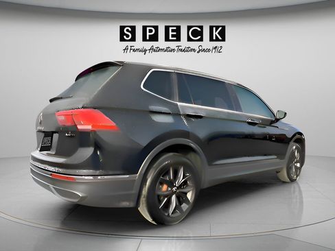 Used 2024 Volkswagen Tiguan SE AWD/4WD image 11