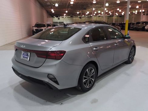 Certified 2024 Kia Forte LXS FWD image 3