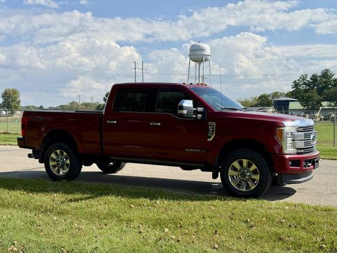 Used 2017 Ford F350 Platinum w/ Platinum Ultimate Package AWD/4WD image 2