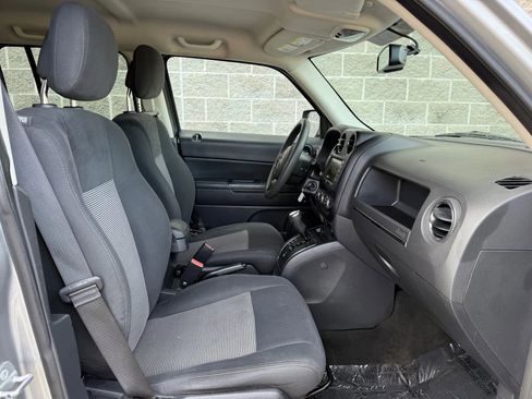 Used 2016 Jeep Patriot Sport w/ Power Value Group image 18