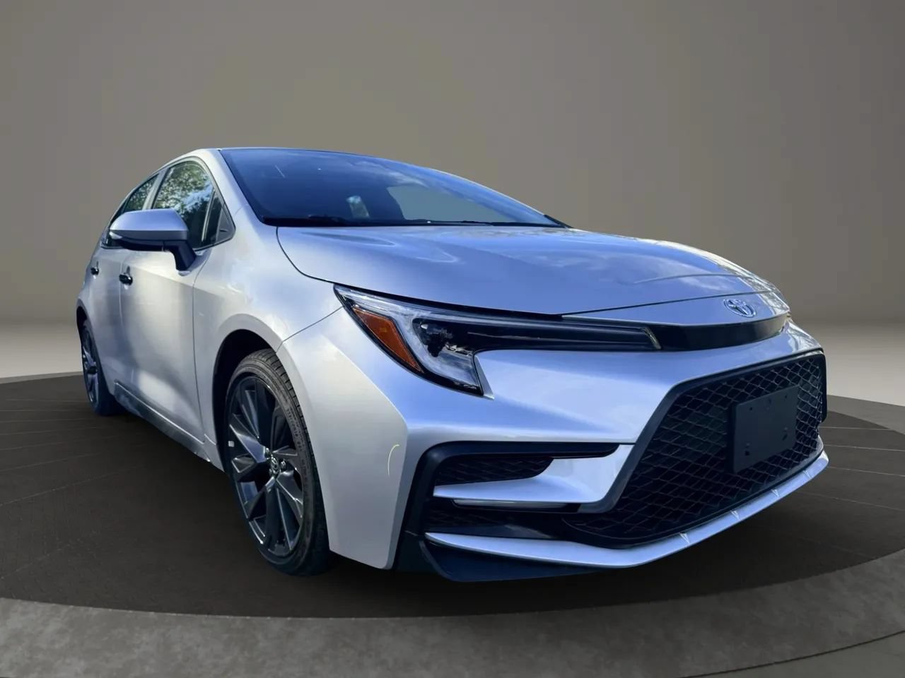 Used 2025 Toyota Corolla SE FWD image 3