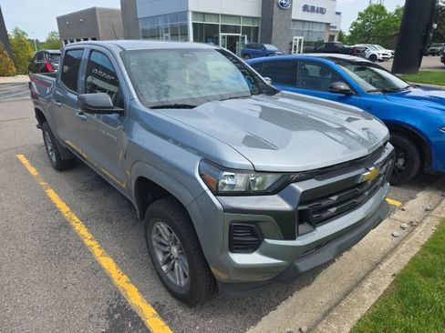 Certified 2025 Chevrolet Colorado LT w/ Advanced Trailering Package AWD/4WD image 1