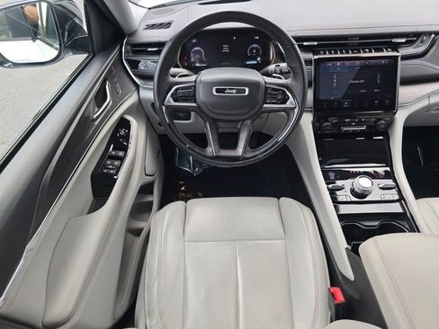 Used 2023 Jeep Grand Cherokee L Overland w/ Advanced Protech Group III image 4