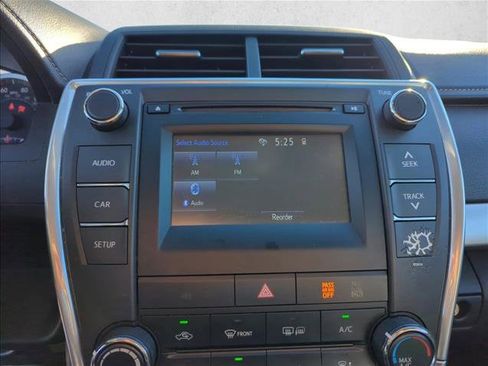 Used 2017 Toyota Camry SE image 13