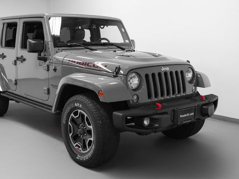 Used 2015 Jeep Wrangler Unlimited Rubicon AWD/4WD image 9