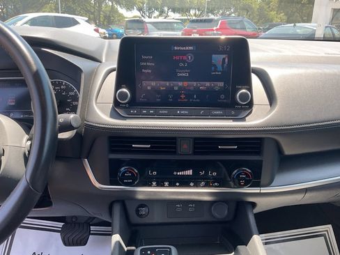 Used 2025 Nissan Rogue SV FWD image 26
