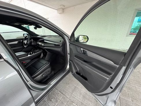 Used 2025 Buick Enclave Preferred FWD image 14