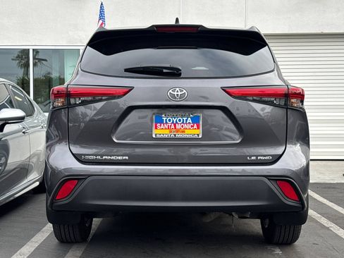 Used 2023 Toyota Highlander LE AWD/4WD image 6
