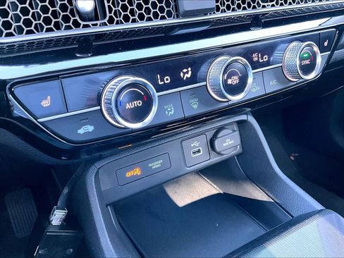 Certified 2022 Honda Civic EX image 31