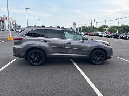 Used 2019 Toyota Highlander SE AWD/4WD image 8