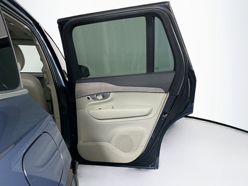 Used 2024 Volvo XC90 B5 Plus image 33