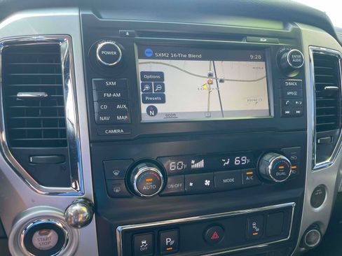 Used 2018 Nissan Titan PRO-4X w/ Pro-4x Utility Package AWD/4WD image 19