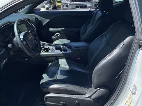 Used 2016 Dodge Challenger R/T Plus RWD image 5