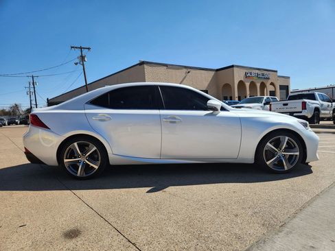 Used 2017 Lexus IS 200t w/ Premium Package image 3