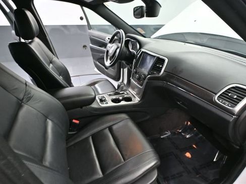 Used 2018 Jeep Grand Cherokee Limited w/ Trailer Tow Group IV image 46
