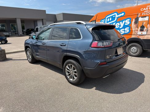 Used 2019 Jeep Cherokee Latitude Plus w/ Comfort/Convenience Group AWD/4WD image 5