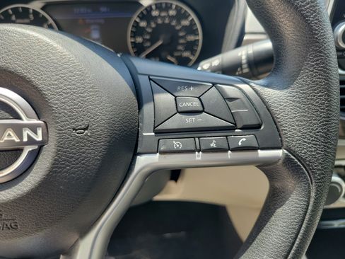 Used 2024 Nissan Altima 2.5 SV FWD image 24