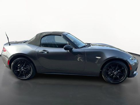 Used 2019 MAZDA MX-5 Miata Club RWD image 2