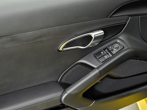 Used 2021 Porsche 718 Cayman S RWD image 14