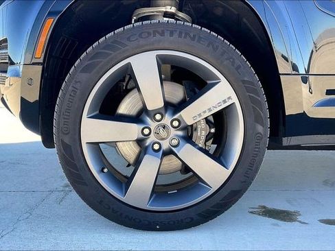 New 2025 Land Rover Defender 110 V8 image 15