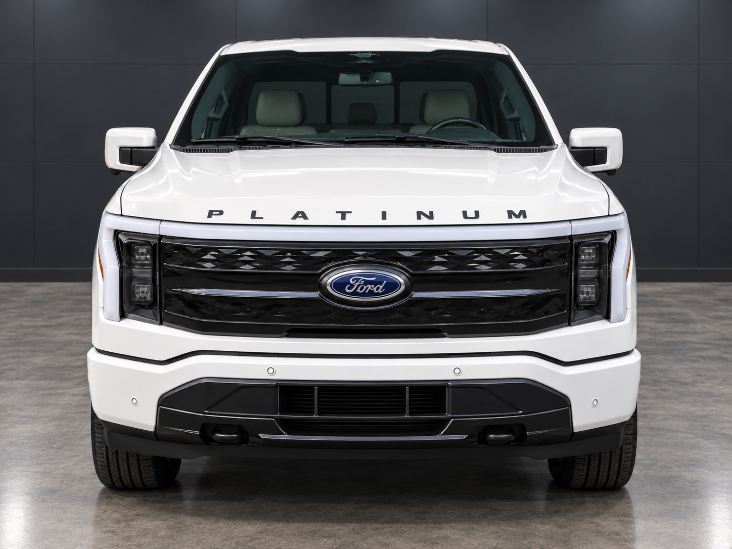 Used 2023 Ford F150 Lightning Platinum AWD/4WD image 2