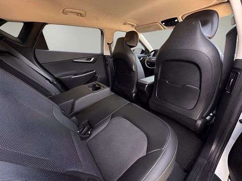 Used 2022 Kia EV6 Light image 25