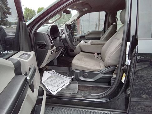 Used 2016 Ford F150 XLT w/ Trailer Tow Package AWD/4WD image 12